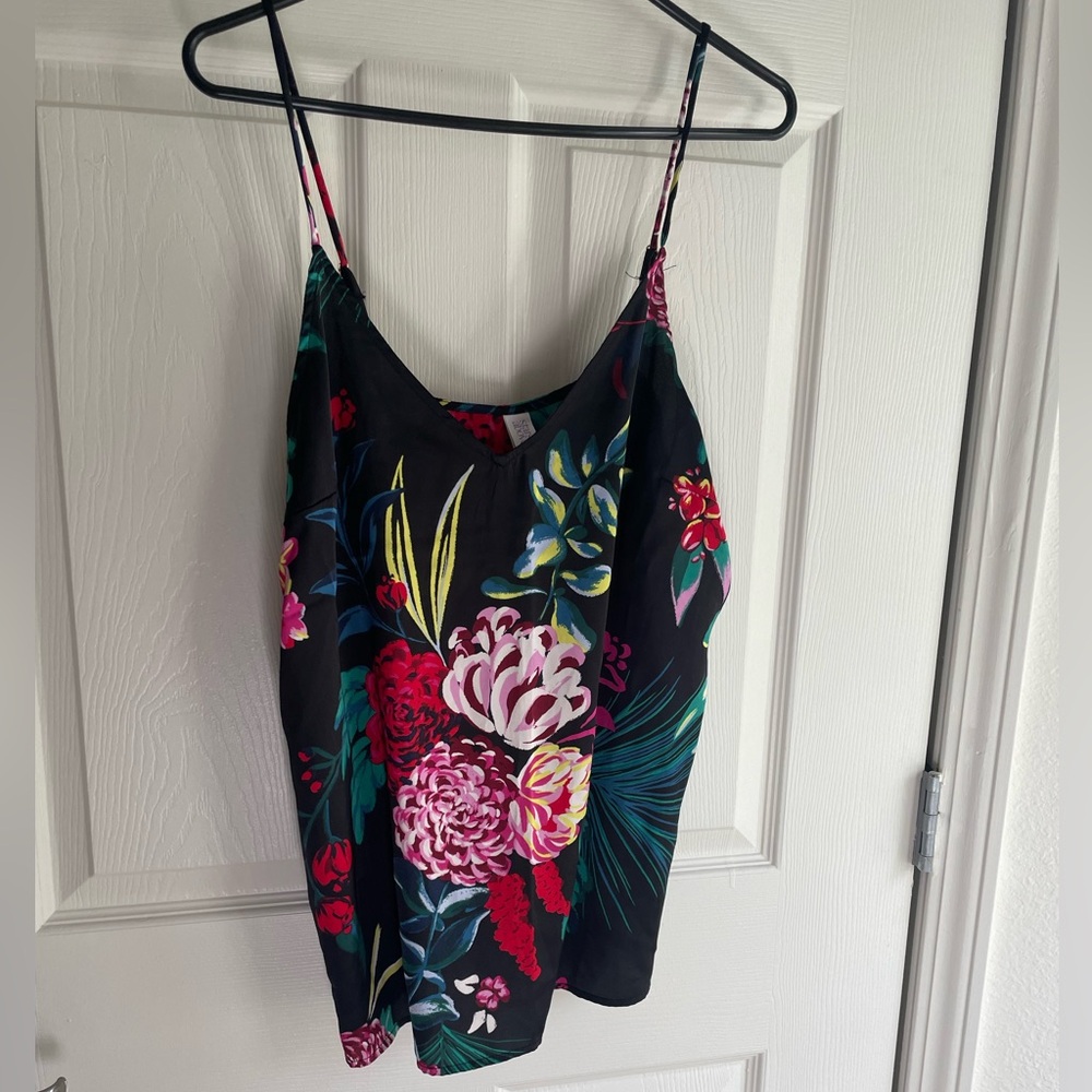Flowy Tank